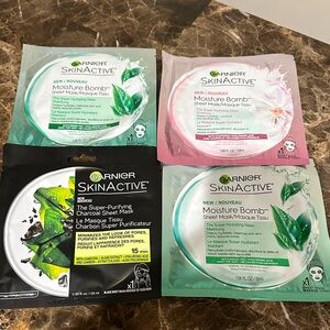 🌸NEW 4 Pieces Garnier SkinActive Moisture Bomb and Charcoal Mask Set